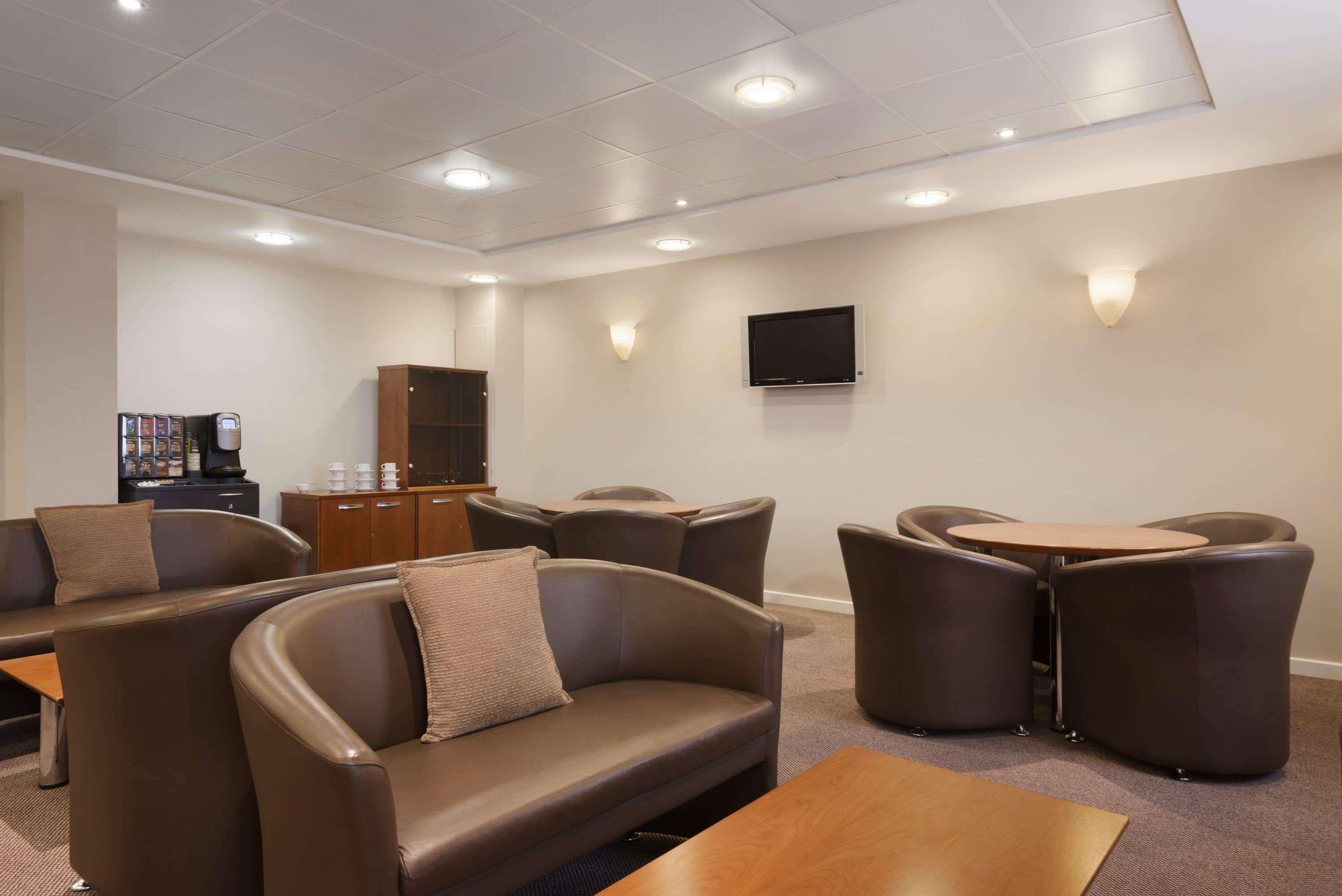 Ramada Plaza Wrexham Hotel Kültér fotó