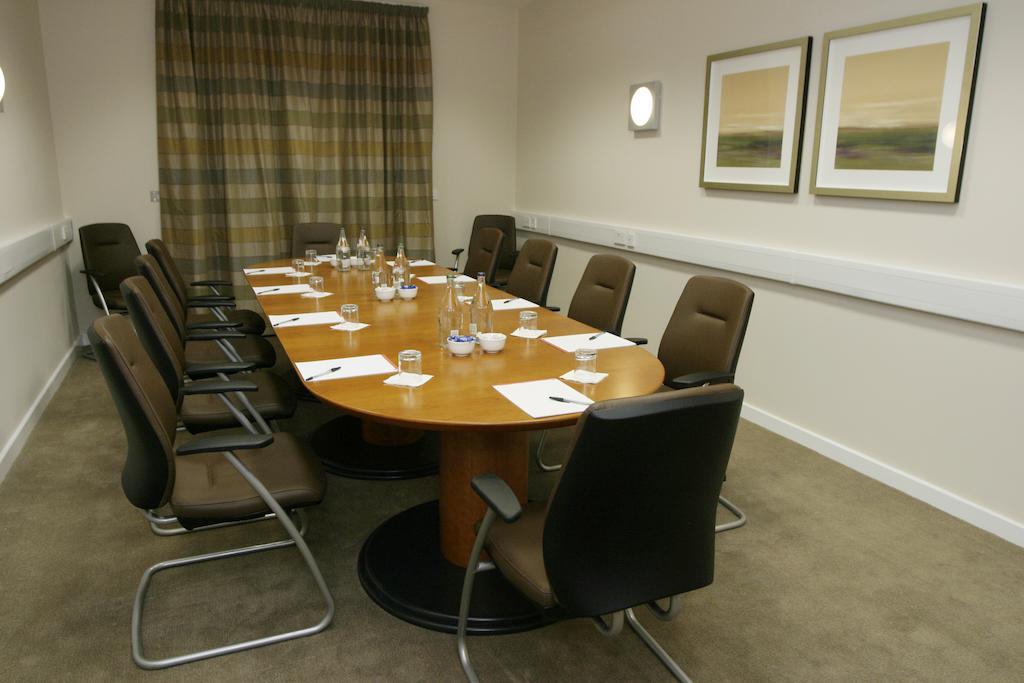 Ramada Plaza Wrexham Hotel Kültér fotó