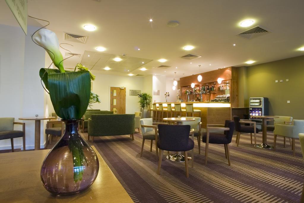 Ramada Plaza Wrexham Hotel Kültér fotó